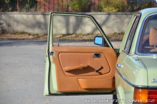 Mercedes-Benz 300 W123 300D 1976