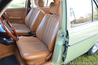 Mercedes-Benz 300 W123 300D 1976