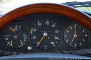 Mercedes-Benz 300 W123 300D 1976