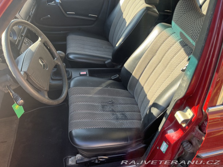 Mercedes-Benz 230 230t W123 1979