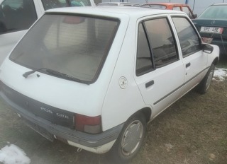 Peugeot 205  1989