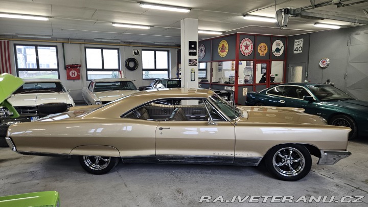 Pontiac Bonneville 389 V8 1966