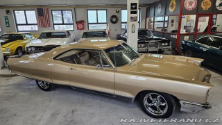 Pontiac Bonneville 389 V8 1966