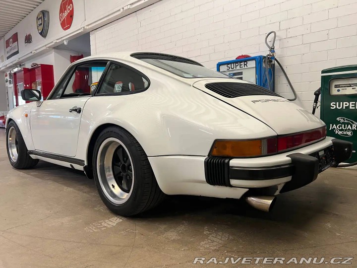 Porsche 911 Carrera 1988