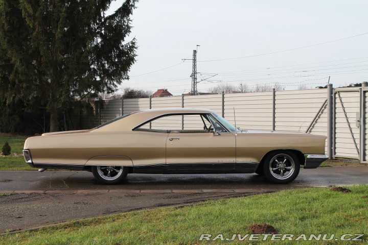 Pontiac Bonneville 389 V8 1966