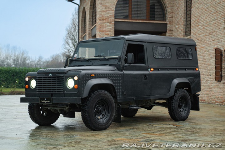 Land Rover Defender 1985