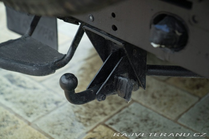 Land Rover Defender  1985