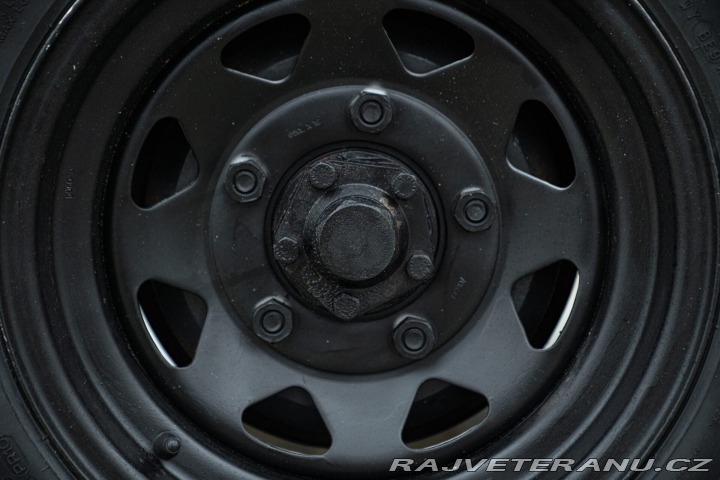 Land Rover Defender 1985