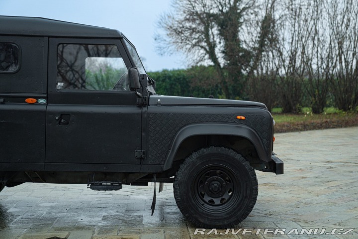 Land Rover Defender 1985