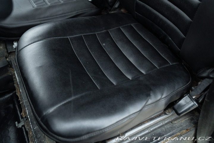 Land Rover Defender 1985