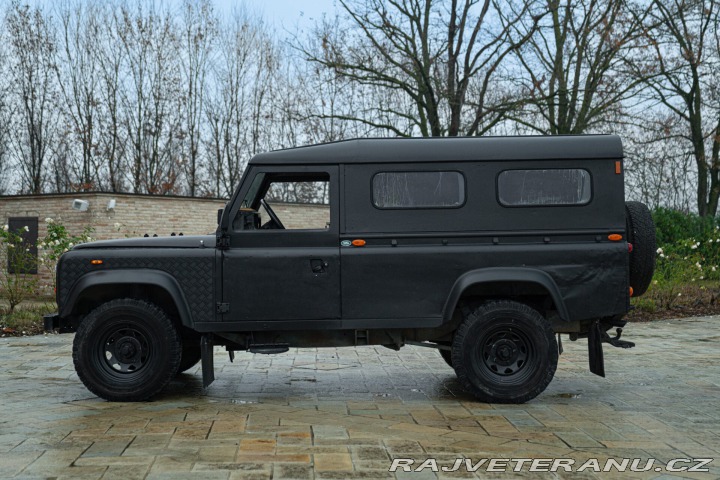 Land Rover Defender  1985