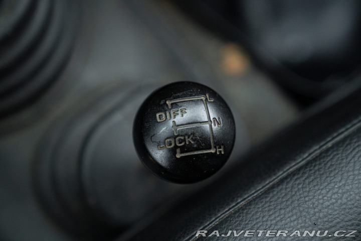 Land Rover Defender 1985