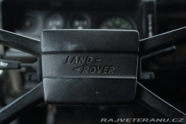 Land Rover Defender 1985