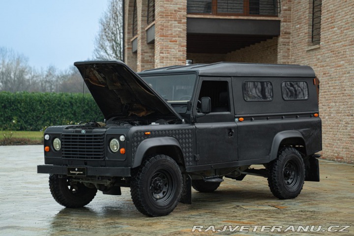 Land Rover Defender 1985