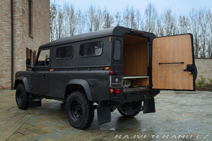 Land Rover Defender  1985