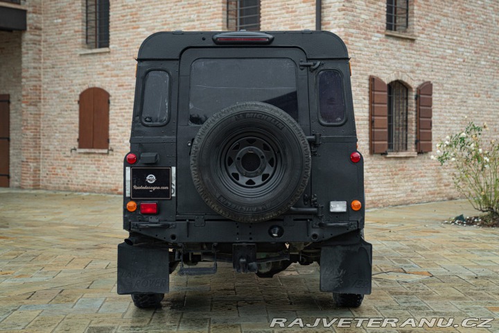Land Rover Defender  1985