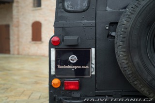 Land Rover Defender 1985