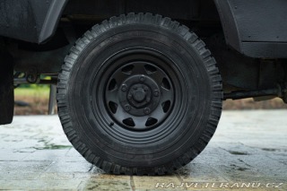 Land Rover Defender 1985