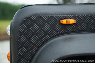 Land Rover Defender 1985