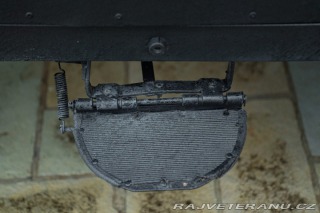 Land Rover Defender 1985