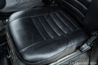 Land Rover Defender 1985