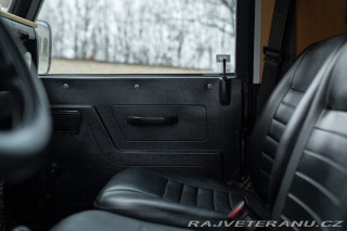 Land Rover Defender 1985