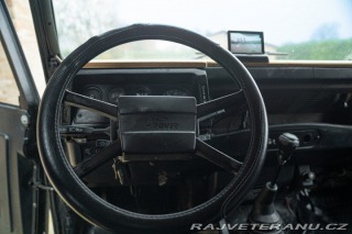 Land Rover Defender 1985