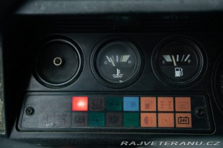 Land Rover Defender 1985