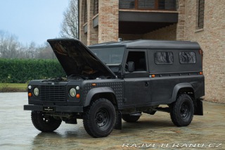 Land Rover Defender 1985
