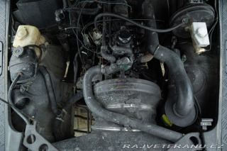 Land Rover Defender 1985