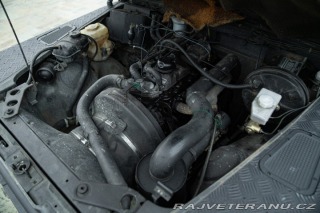 Land Rover Defender 1985