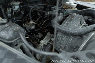 Land Rover Defender 1985