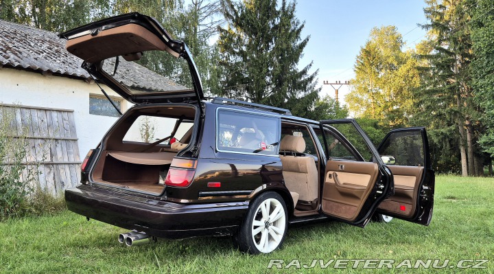 Toyota Camry LE 2.5 V6 1989