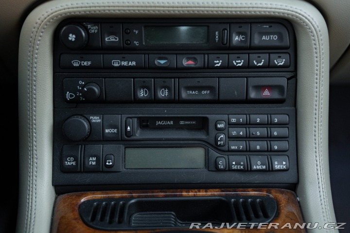 Jaguar XK8 COUPE GENTLEMEN SPEC 1998