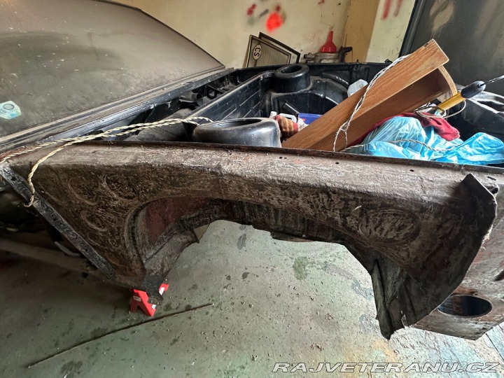 Tatra 613 613-2 Chromka 1979