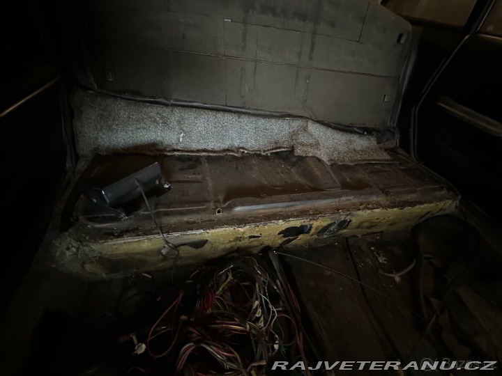 Tatra 613 613-2 Chromka 1979