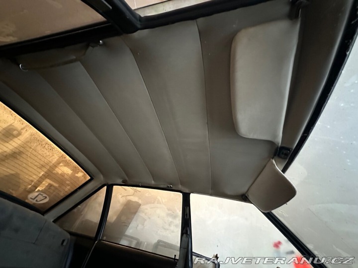 Tatra 613 613-2 Chromka 1979