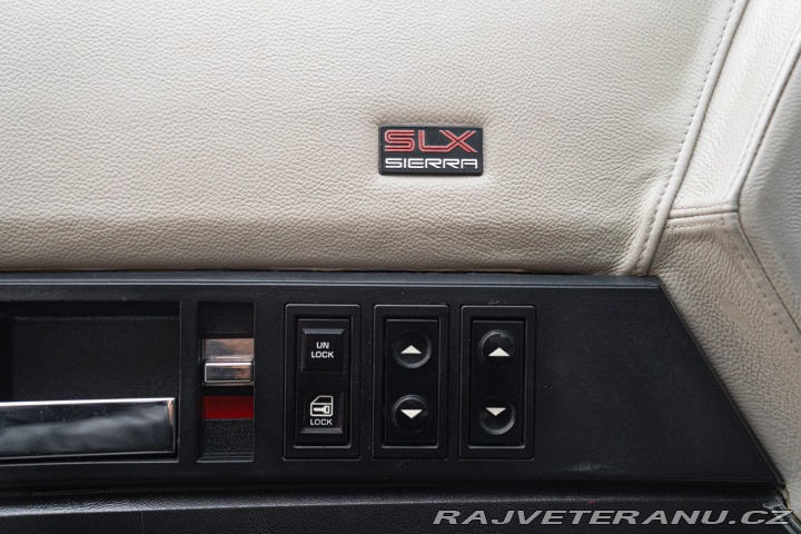 GMC Sierra SLX 5.7 L V8 1990