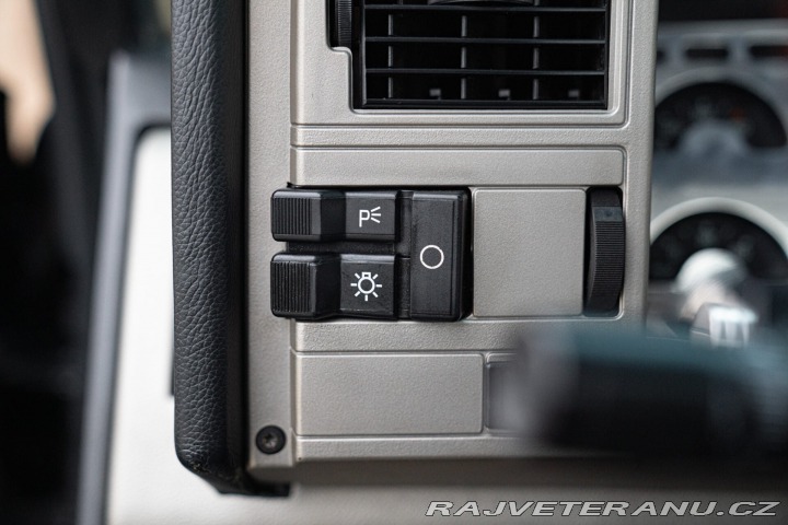 GMC Sierra SLX 5.7 L V8 1990