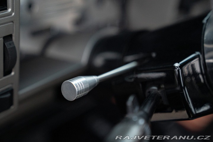 GMC Sierra SLX 5.7 L V8 1990