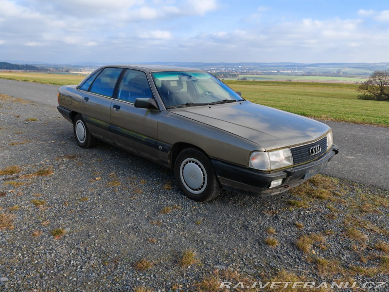 Audi 100 C3