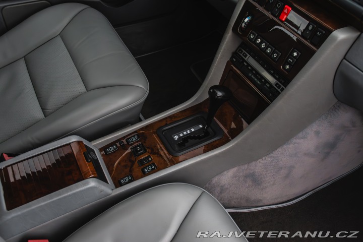 Mercedes-Benz E 400 E W124 1992