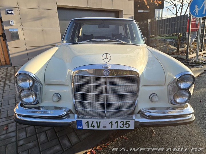 Mercedes-Benz S W108 250S 1967