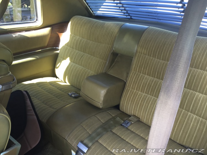 Cadillac Coupe de Ville  1975