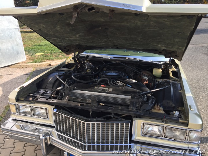 Cadillac Coupe de Ville  1975