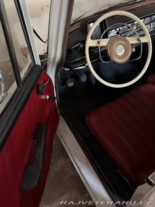 Mercedes-Benz 190 W110 1964