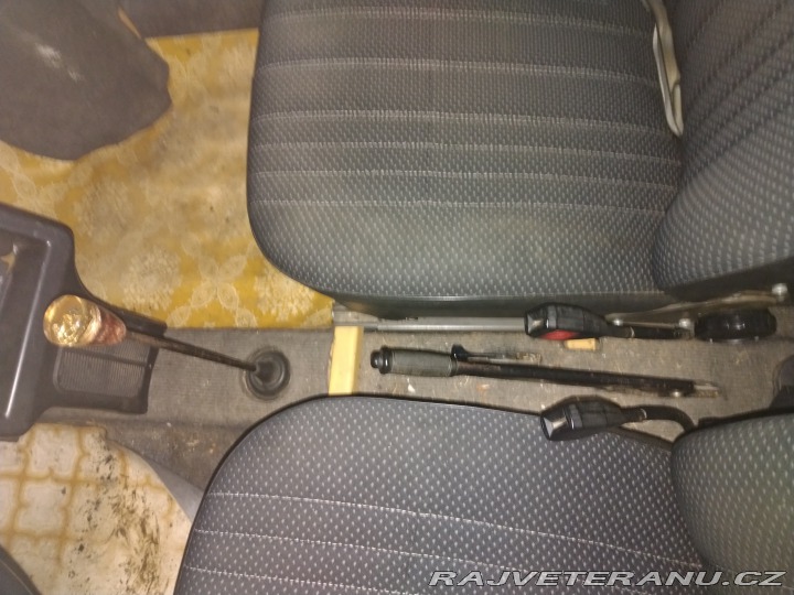 Škoda 105 105 L 1981