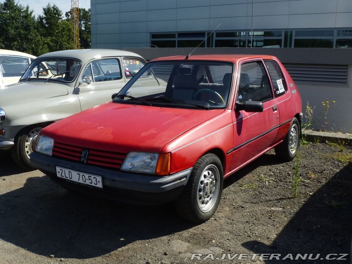 Peugeot 205  1988