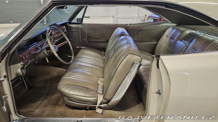 Pontiac Bonneville 389 V8 1965