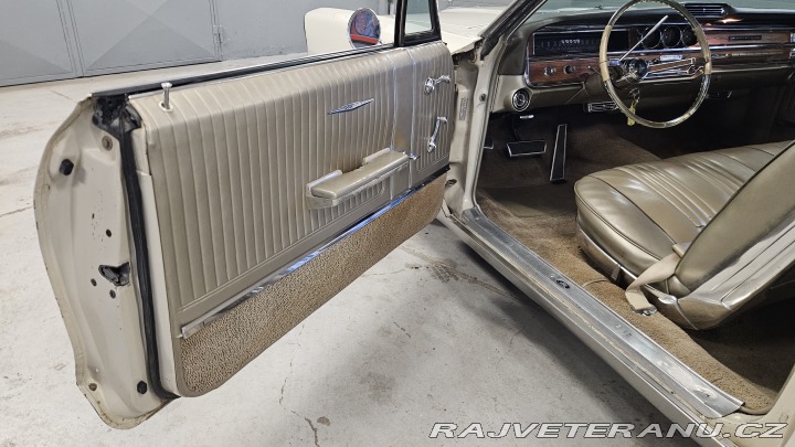 Pontiac Bonneville 389 V8 1965